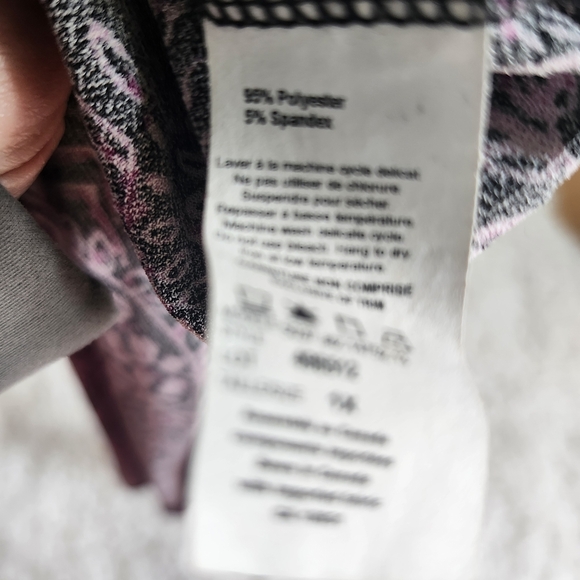 Laura Plus Chic Paisley Purple Blouse with Feminine Silhouette Sz 1X Y2k Flowy - Picture 8 of 8